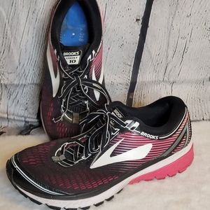 Brooks Ghost 10 womens 9.5 pink black